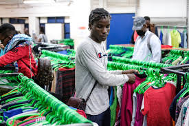 Baju Baru Udah Ketinggalan Zaman: Fenomena 'Secondhand First' 2026, Saat Generasi Muda Lebih Bangga Pakai Thriftan daripada Branded Baru